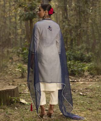 Ivory chanderi silk hand embroidered kurta set 2