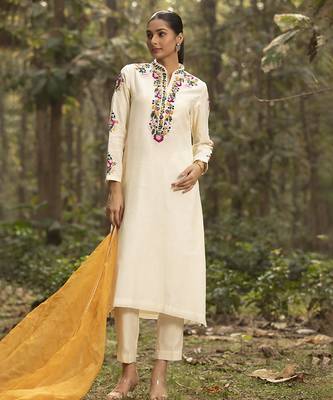 Ivory chanderi silk floral hand embroidered kurta set 1