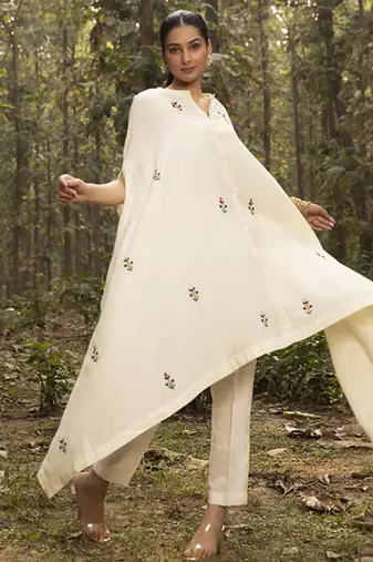 Ivory chanderi silk embroidered kaftan with pant