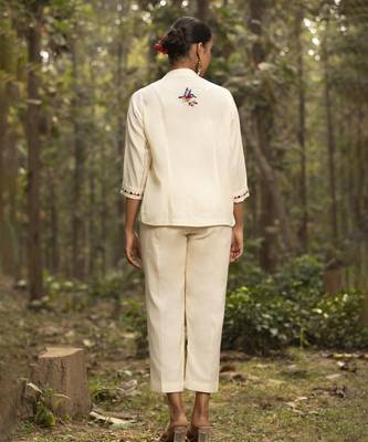 Ivory chanderi silk embroidered jacket set 4