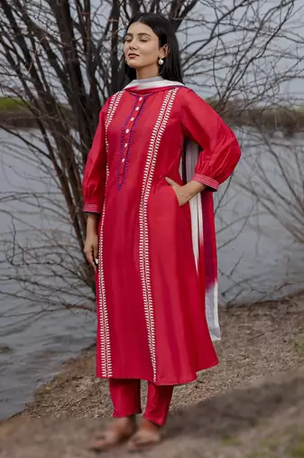 Red plain cotton kurta set with embroidery