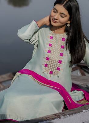 Jade cotton kurta set with embroidery 3
