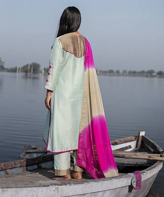 Jade cotton kurta set with embroidery 4