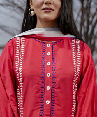 Red plain cotton kurta set with embroidery 4