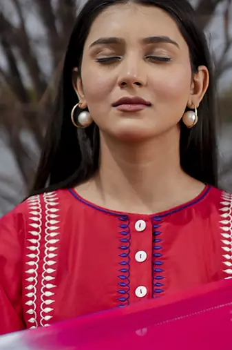 Red plain cotton kurta set with embroidery