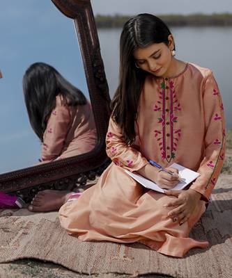 Peach plain floral cotton kurta set with embroidered sleeves 2