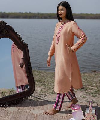 Peach plain floral cotton kurta set with embroidered sleeves 3