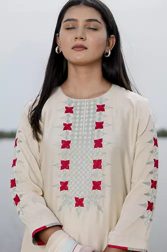 Ivory cotton kurta set with embroidery