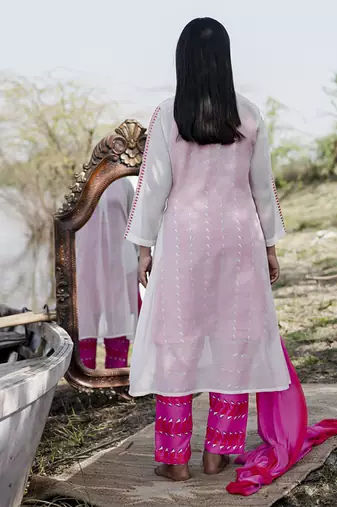 White cotton kurta set with embroidery