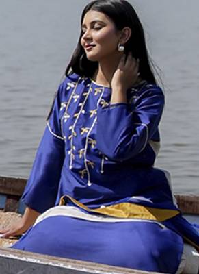 Navy blue plain cotton kurta set with embroidery 2