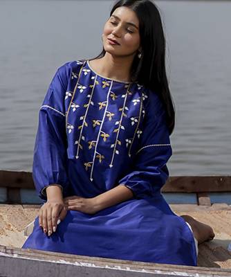 Navy blue plain cotton kurta set with embroidery 4