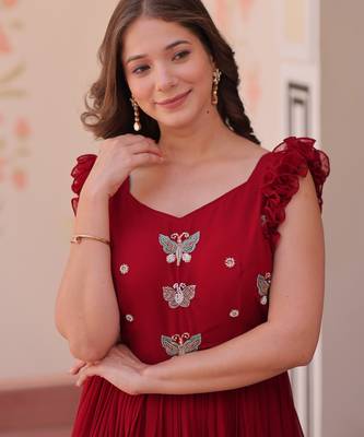 Beautiful and graceful smart partywear goergette maroon color gown for looks 4