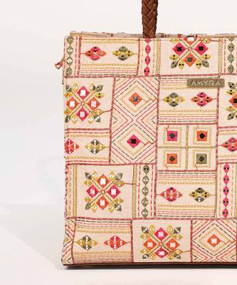 Ziana embroidered multicolor box tote bag 3