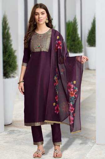 Burgundy chinon silk geometric jacquard kurta with pant & dupatta