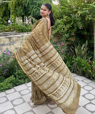 Mehendi green warli art printed chanderi cotton saree with printed blouse 3