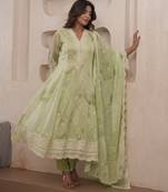 Tashvika fern green embroidered blended kurta sets