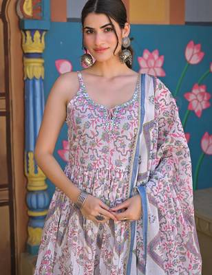 Tridhara dreamy pink printed cotton kurta sets 4