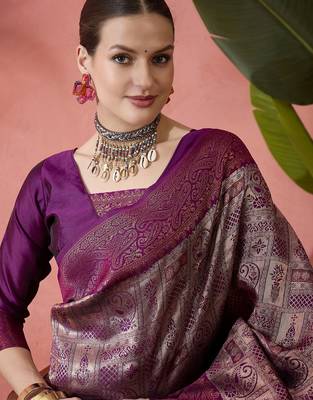 Purple woven zari silk blend saree 3