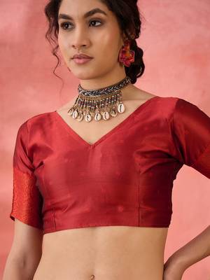 maroon woven zari silk blend saree 5