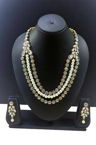 White  Heavy Necklace Set