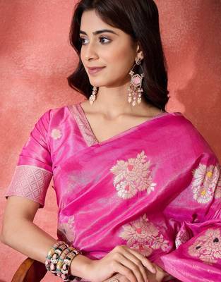 Pink shimmer art silk blend woven jacquard saree 3