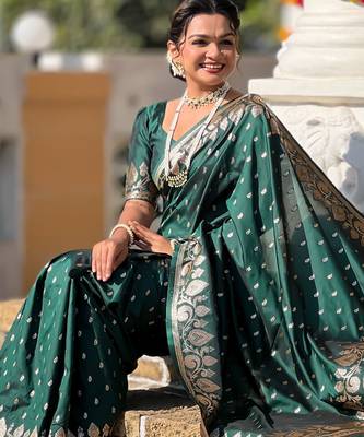 Green faux banarasi art silk blend with woven jacquard saree 5