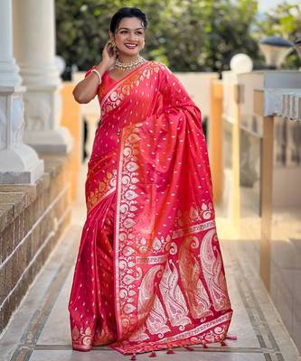 Gajri faux banarasi art silk blend with woven jacquard saree 1