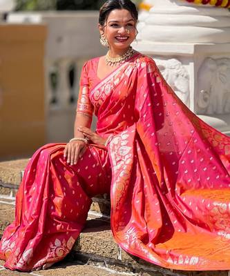 Gajri faux banarasi art silk blend with woven jacquard saree 5