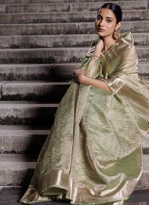 Zari woven design tissue banarasi saree 2