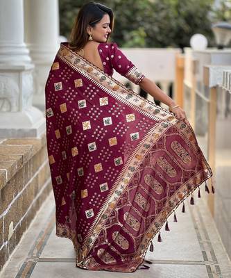 Woven meenakari maroon dola art silk blend saree 2