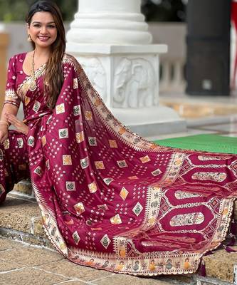 Woven meenakari maroon dola art silk blend saree 5