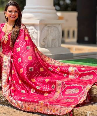 Woven meenakari pink dola art silk blend saree 5