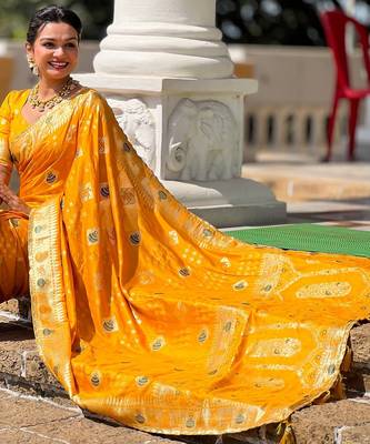Woven meenakari yellow dola art silk blend saree 5