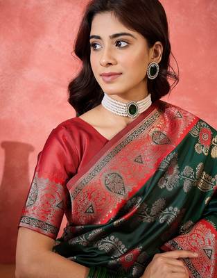 Green art silk blend woven saree 3
