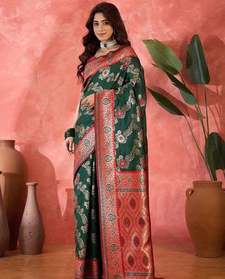 Green art silk blend woven saree 4