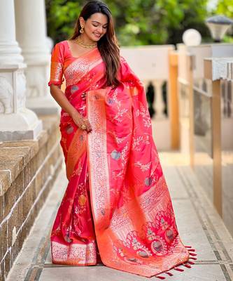 Gajri faux banarasi art silk blend woven meenakari saree 4