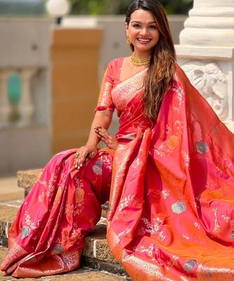 Gajri faux banarasi art silk blend woven meenakari saree 5