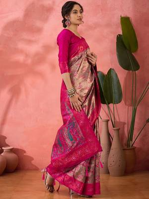 Woven jacquard silk blend pink saree 5