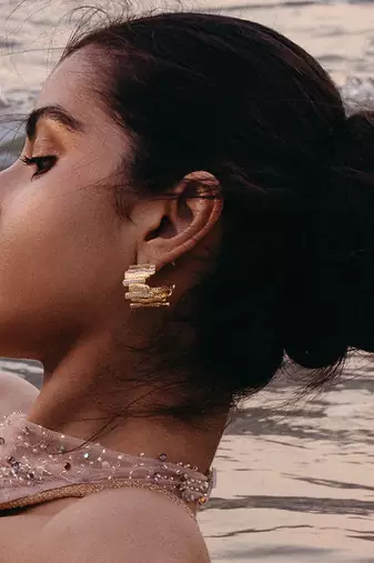 Golden net hoop earings
