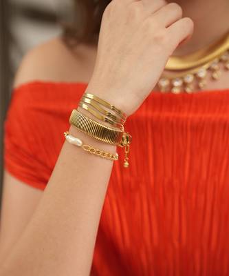 Golden concord pearl bracelet 2