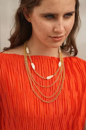 Golden concord pearl necklace
