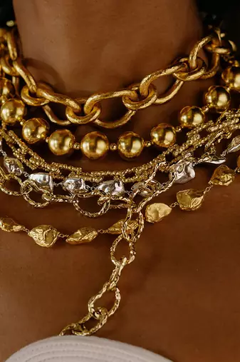 Gold finishhed necklace for women