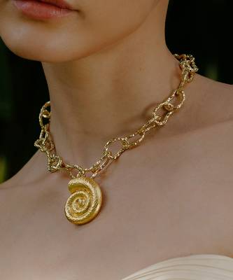Gold coral shell link necklace 1