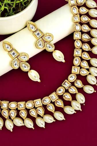 Gold plated jadau kundan necklace set