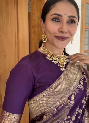Wine silk blend saree with blouse 5