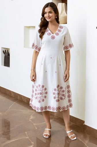 White embroidered cotton viva daisy midi dress