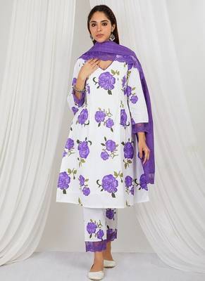 Purple floral printed Kurta set with lace detailing and kota doria dupatta 3