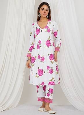 Pink floral printed Kurta set with lace detailing and kota doria dupatta 1