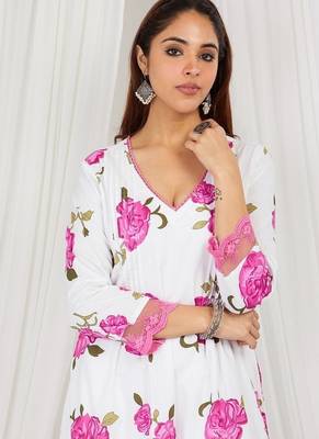 Pink floral printed Kurta set with lace detailing and kota doria dupatta 4