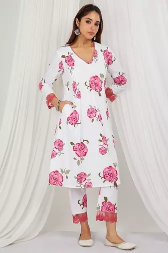 Rose floral printed Kurta set with lace detailing and kota doria dupatta
